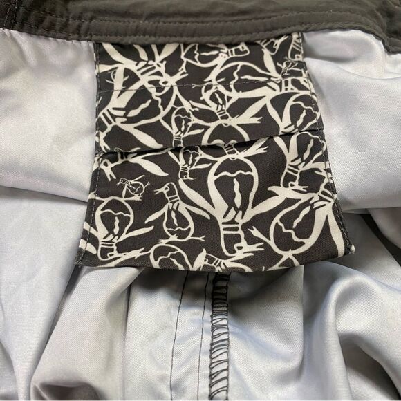 Penguin by Munsingwear Penguin Print Board Shorts Size 36 - Picture 7 of 13